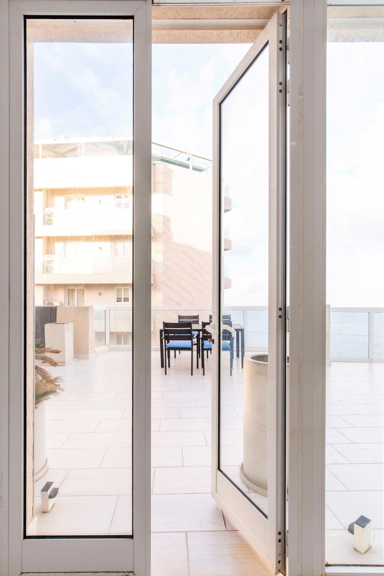 דירות Oceanfront 3Br Penthouse Luxury & Views In סליאמה מראה חיצוני תמונה